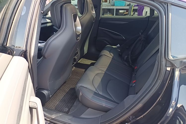 MI SU7 2025 car image #17