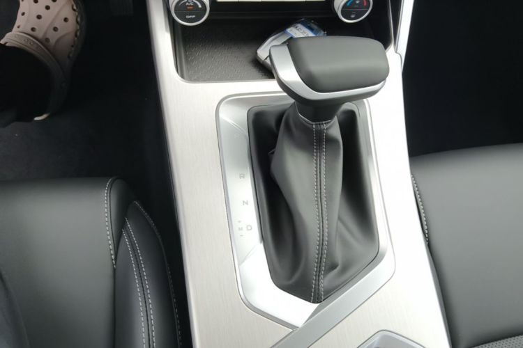 GEELY Coolray 2026 #14 GEELY Coolray 2026 image de voiture #14