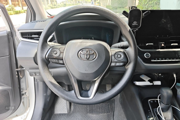 Toyota Corolla 2023 car image #12