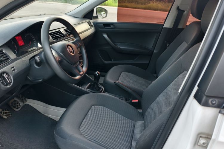 Volkswagen Santana 2018 car image #11
