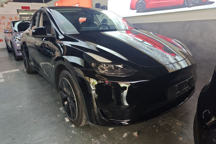 Tesla Model Y 2022 #4 Tesla Model Y 2022 car image #4