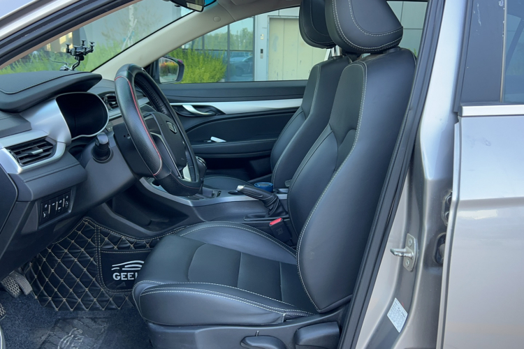 GEELY Emgrand 2018 car image #17