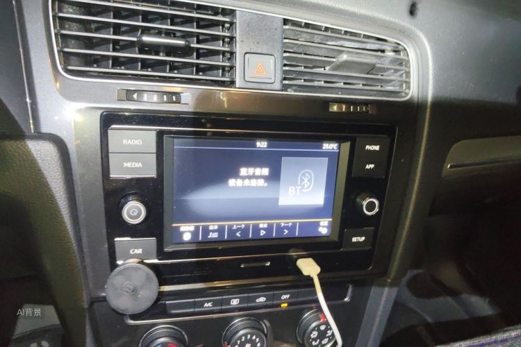 Volkswagen Golf 2018 car image #15