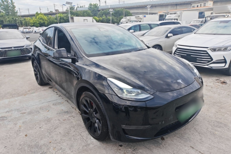 Tesla Model Y 2023 #4 Tesla Model Y 2023 car image #4