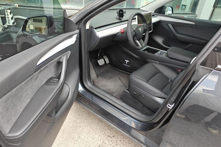 Tesla Model Y 2024 #16 Tesla Model Y 2024 immagine di auto #16