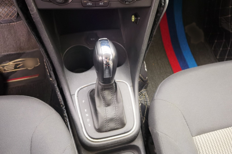 Volkswagen Polo 2019 car image #16