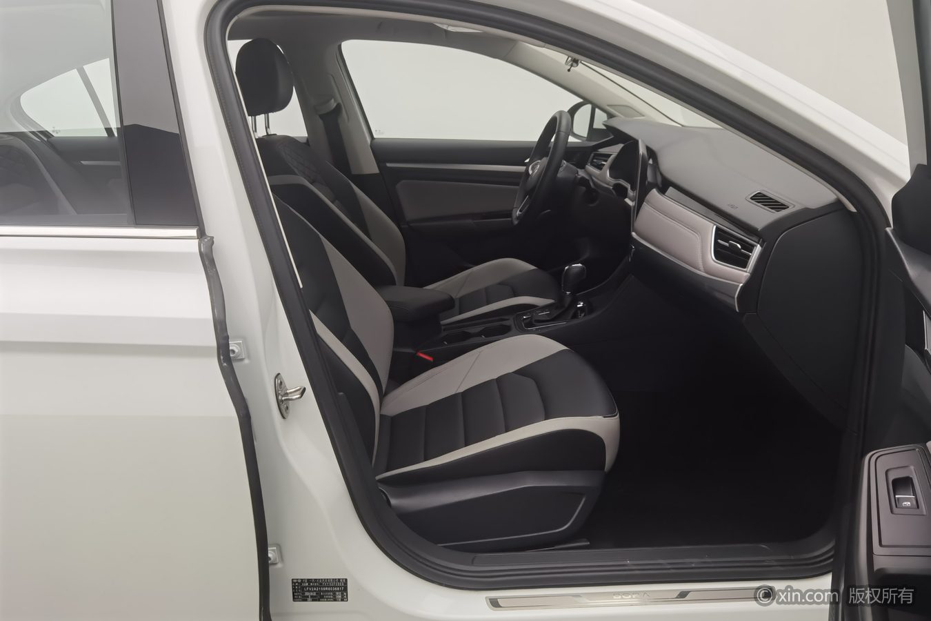 Volkswagen Bora 2025 car image #24