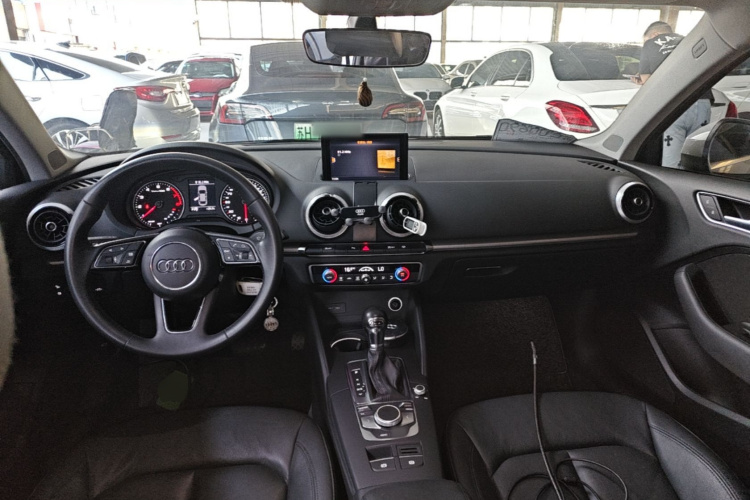 Audi A3 2019 #10 Audi A3 2019 صورة سيارة #10