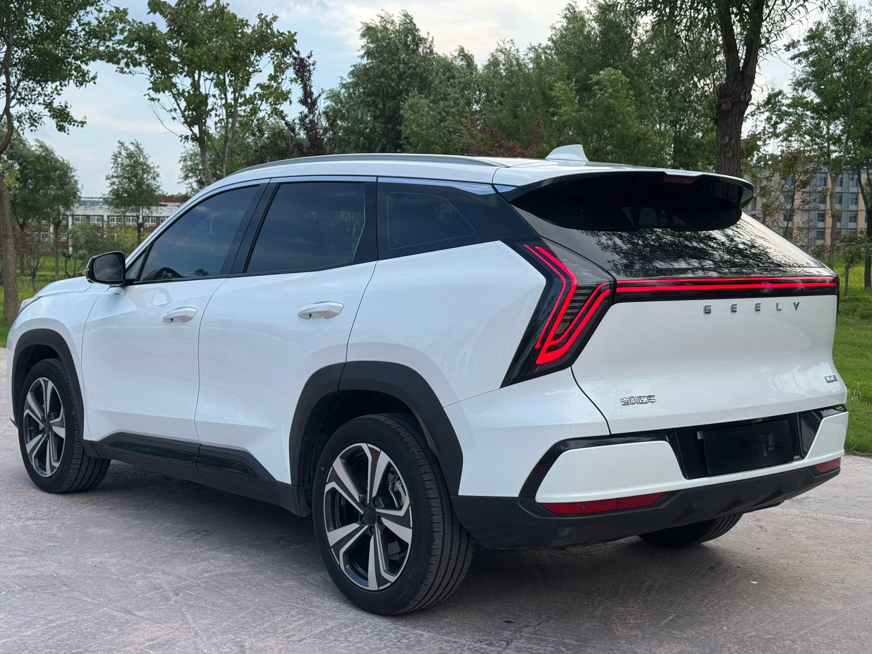 GEELY Boyue L 2025 car image #6
