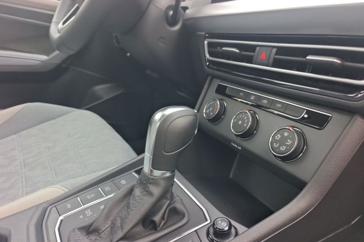 Volkswagen Lavida 2026 car image #13