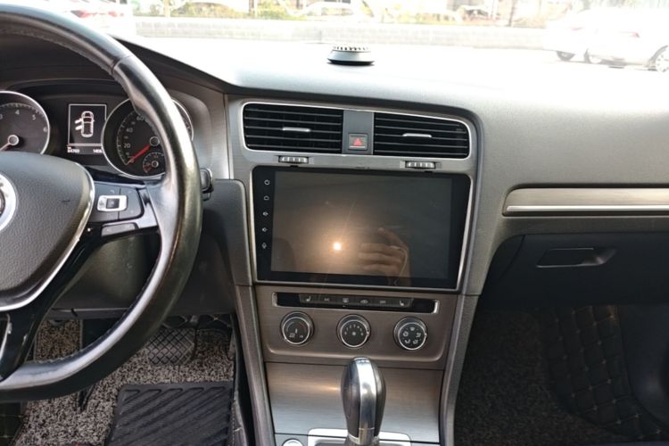 Volkswagen Golf 2016 car image #13