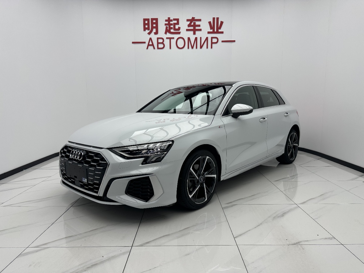 Audi A3 2023 immagine di auto 