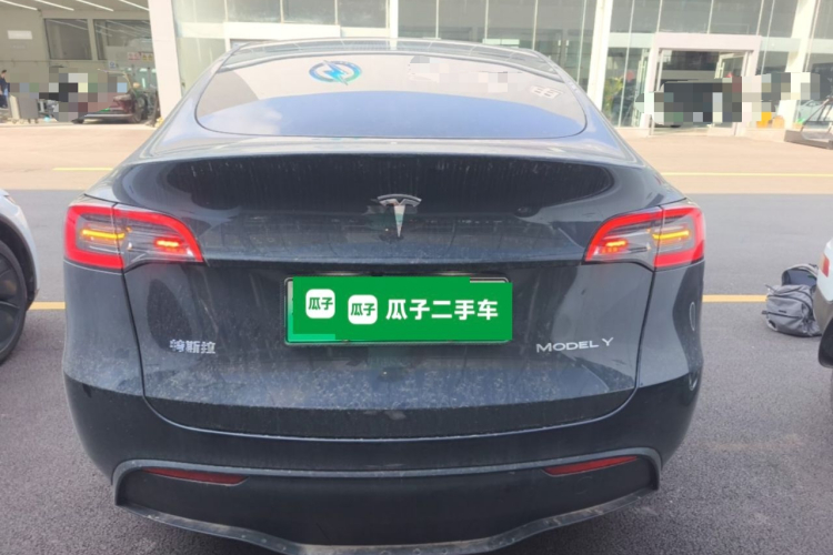 Tesla Model Y 2024 car image #6