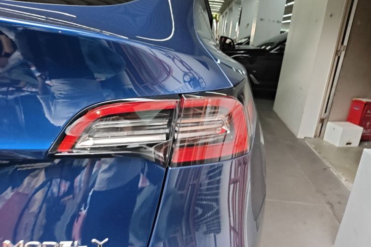 Tesla Model Y 2021 #8 Tesla Model Y 2021 car image #8