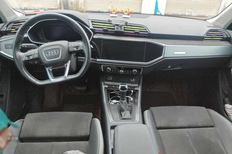 Audi Q3 2021 car image #11