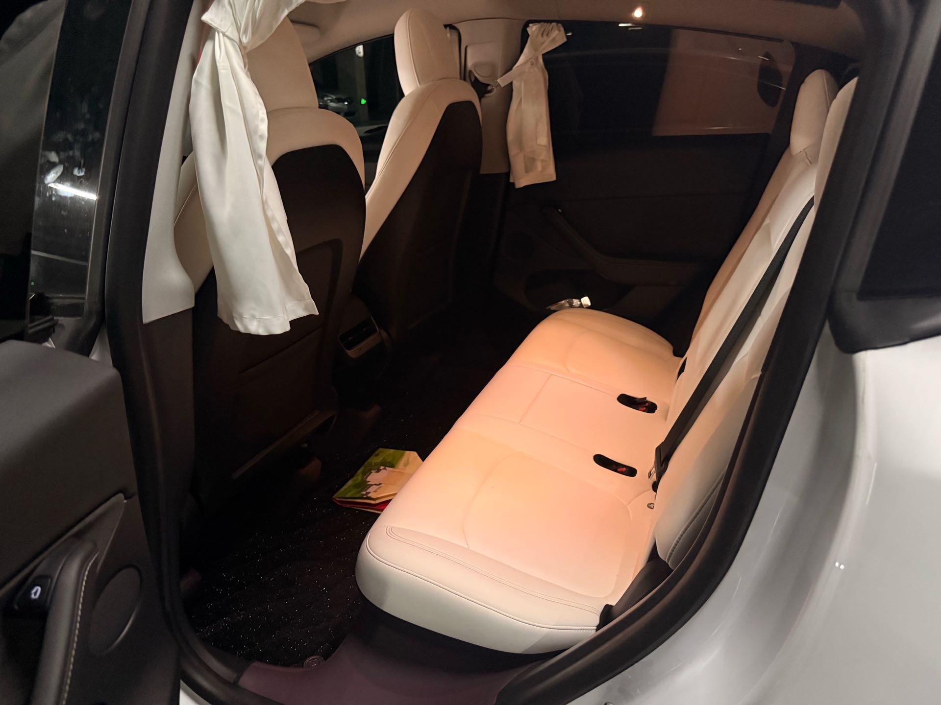 Tesla Model Y 2022 car image #5