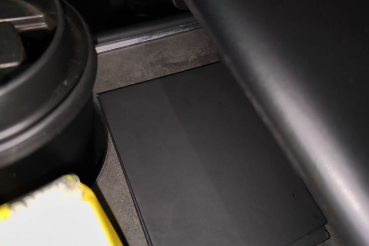Tesla Model Y 2022 car image #14