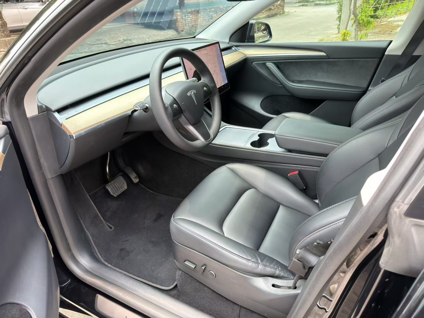 Tesla Model Y 2022 #4 Tesla Model Y 2022 car image #4