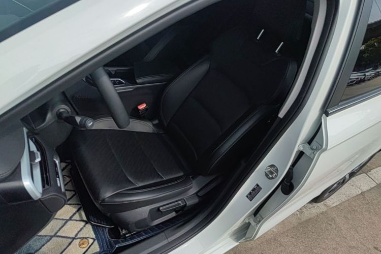 GEELY Emgrand 2021 #15 GEELY Emgrand 2021 car image #15