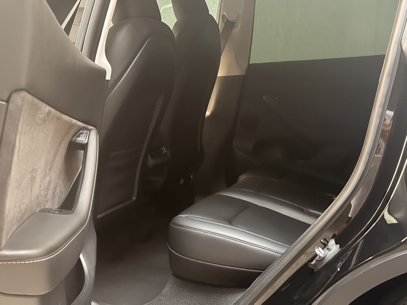Tesla Model Y 2023 #8 Tesla Model Y 2023 car image #8