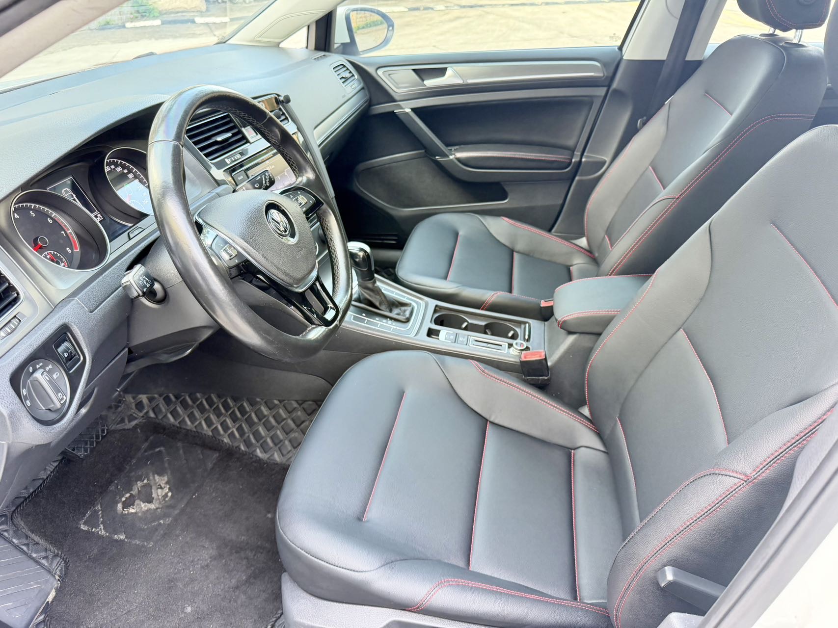Volkswagen Golf 2016 car image #7