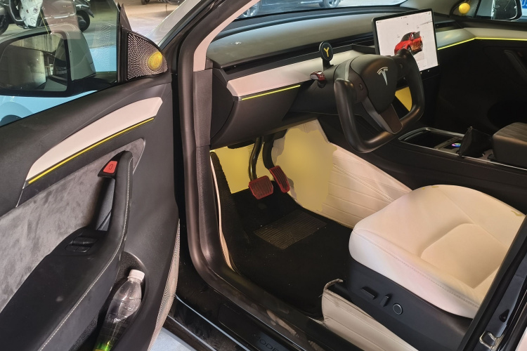 Tesla Model Y 2022 #16 Tesla Model Y 2022 car image #16
