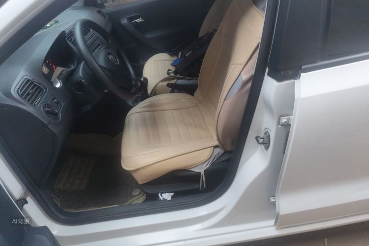 Volkswagen Polo 2018 car image #17