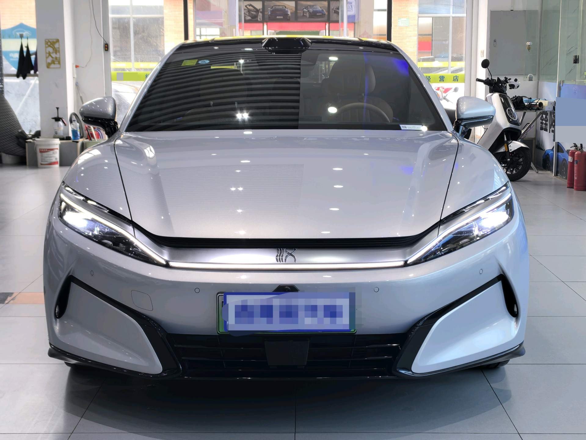 BYD HanL 2025 #2 BYD HanL 2025 car image #2