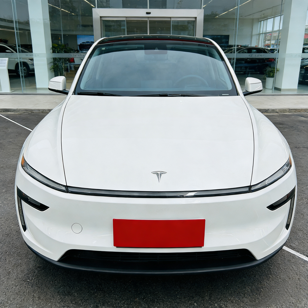 Tesla Model Y 2025 #2 Tesla Model Y 2025 car image #2