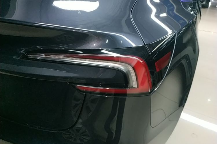 Tesla Model 3 2024 car image #8