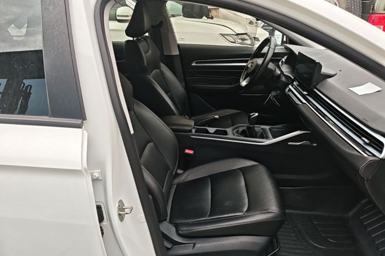 GEELY Emgrand 2022 #23 GEELY Emgrand 2022 car image #23
