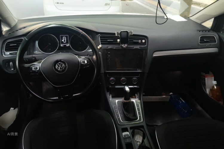 Volkswagen Golf 2020 car image #11