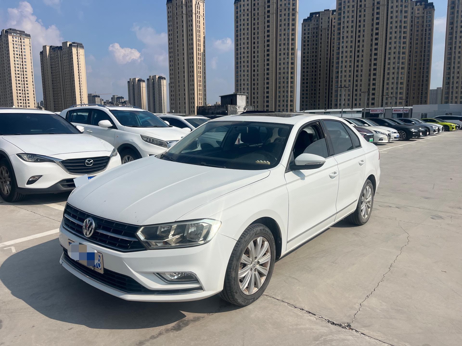 Volkswagen Bora 2017 car image 