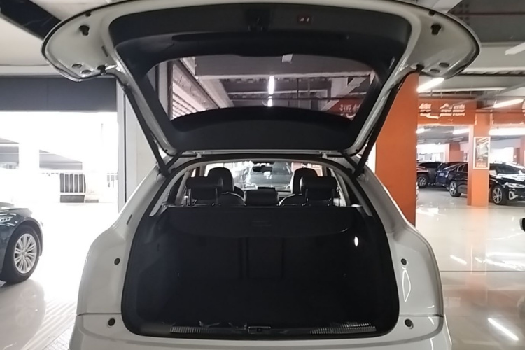 Audi Q3 2018 #19 Audi Q3 2018 car image #19