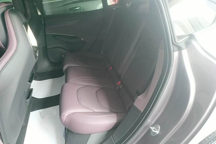 MI SU7 2025 car image #17