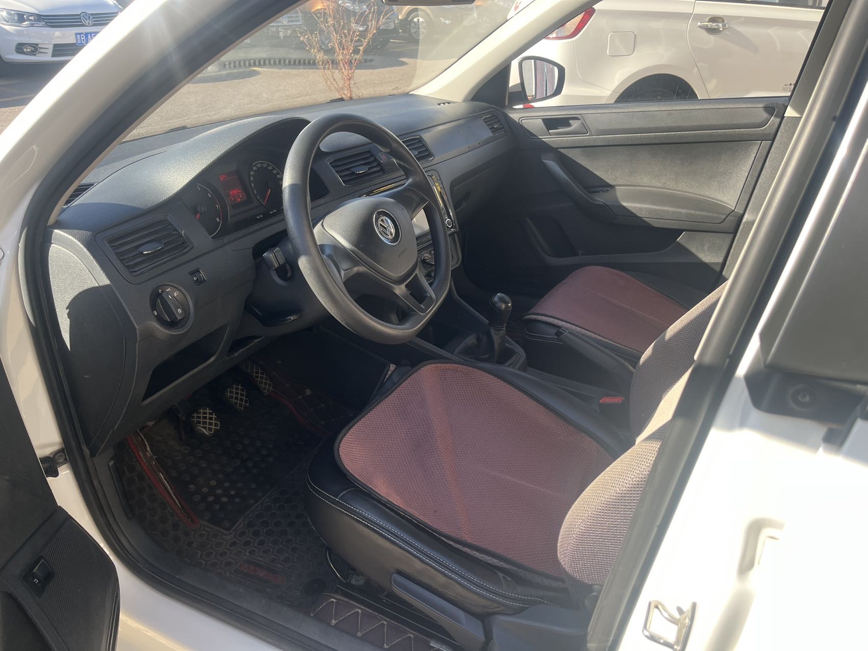 Volkswagen Santana 2016 car image #3
