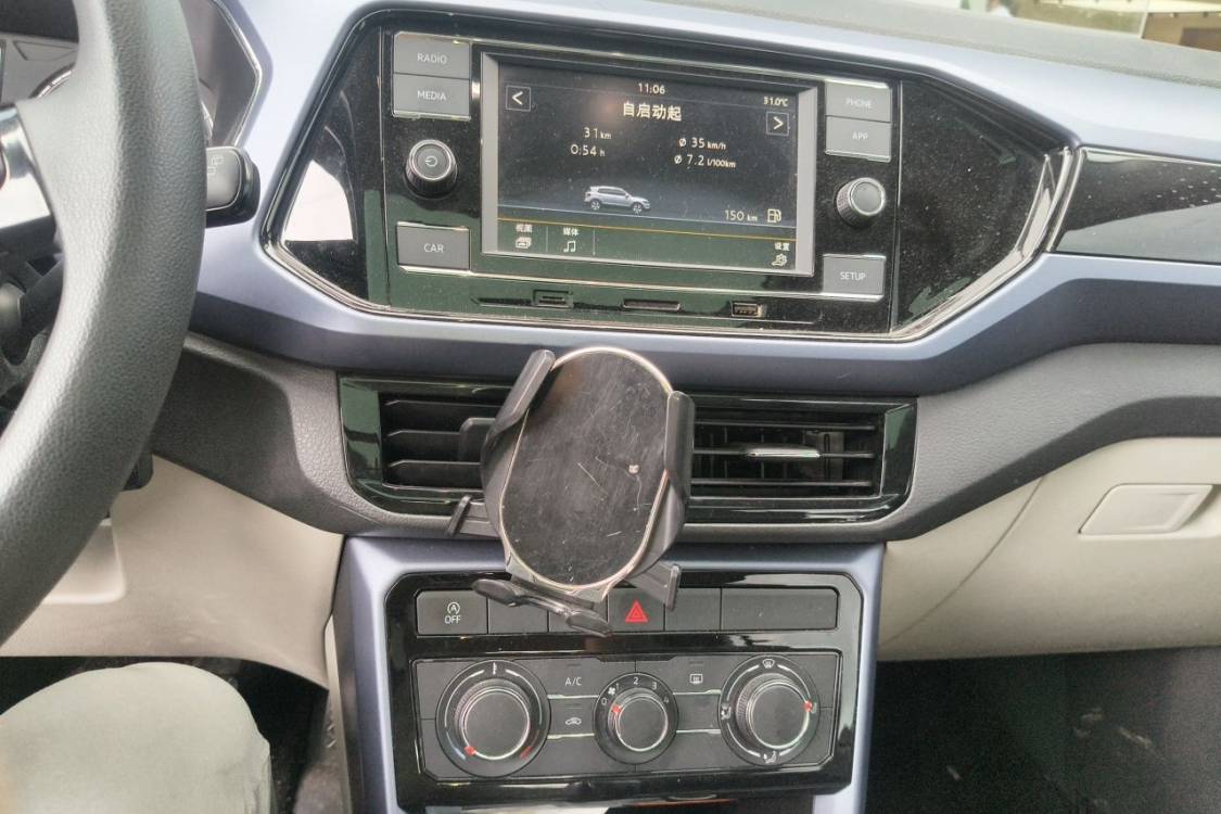 Volkswagen T-Cross 2020 car image #26