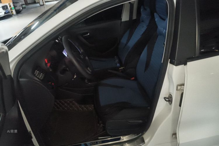 Volkswagen Polo 2018 car image #17