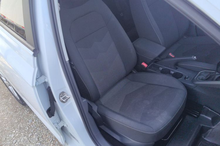 Volkswagen Polo 2020 car image #24