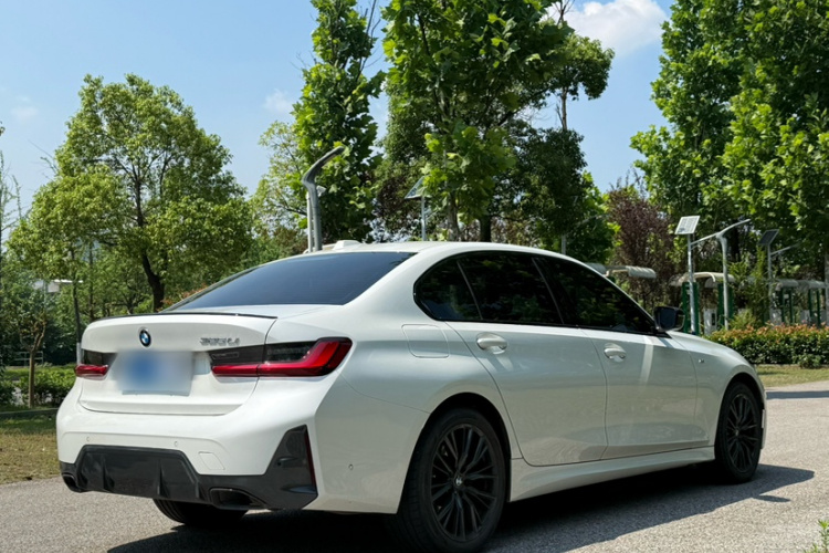 BMW 3 Series 2024 #9 BMW 3 Series 2024 car image #9