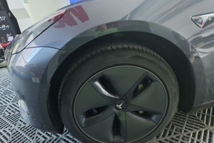 Tesla Model 3 2020 car image #9