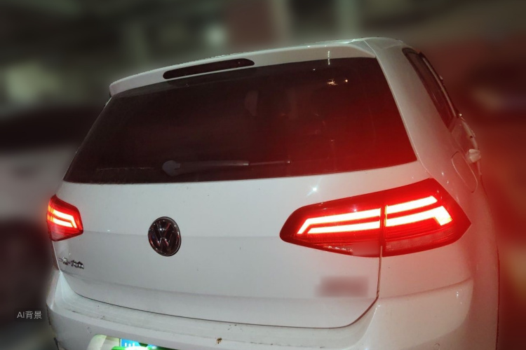 Volkswagen Golf 2018 car image #6