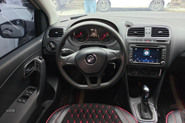 Volkswagen Polo 2015 car image #12