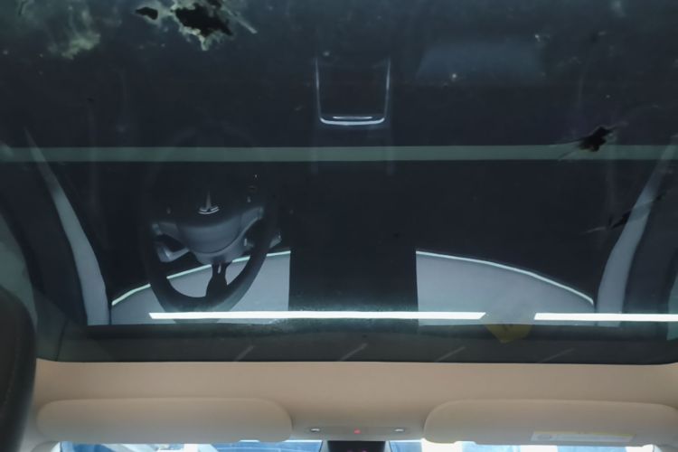 Tesla Model Y 2024 immagine di auto #18