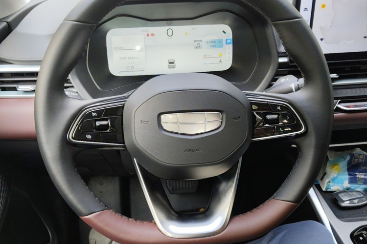 GEELY Emgrand 2025 #11 GEELY Emgrand 2025 car image #11