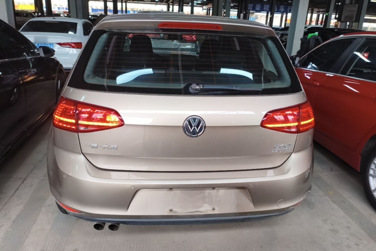 Volkswagen Golf 2016 car image #6