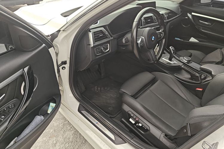 BMW 3 Series 2019 #16 BMW 3 Series 2019 car image #16