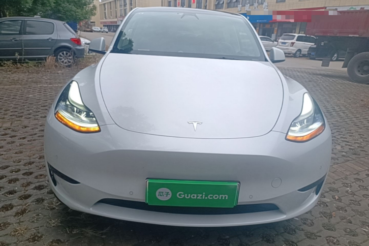 Tesla Model Y 2023 #3 Tesla Model Y 2023 car image #3