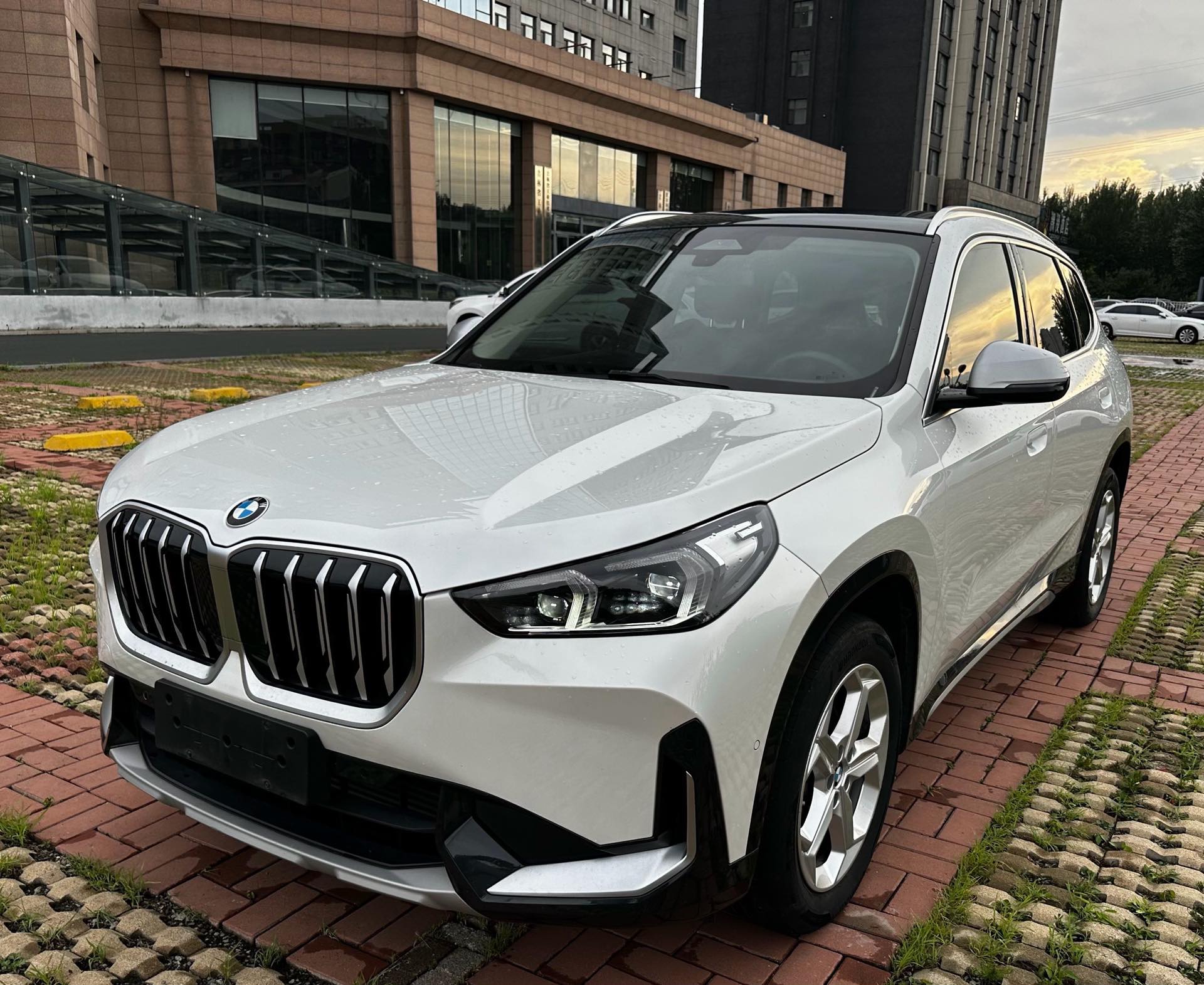 BMW X1 2023 BMW X1 2023 car image