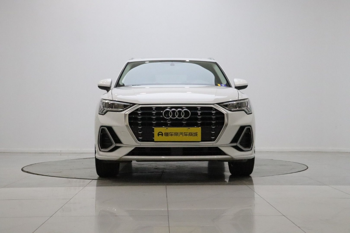 Audi Q3 2021 car image #2